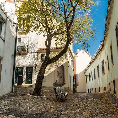 Little River View Triplex In Alfama Лиссабон Экстерьер фото