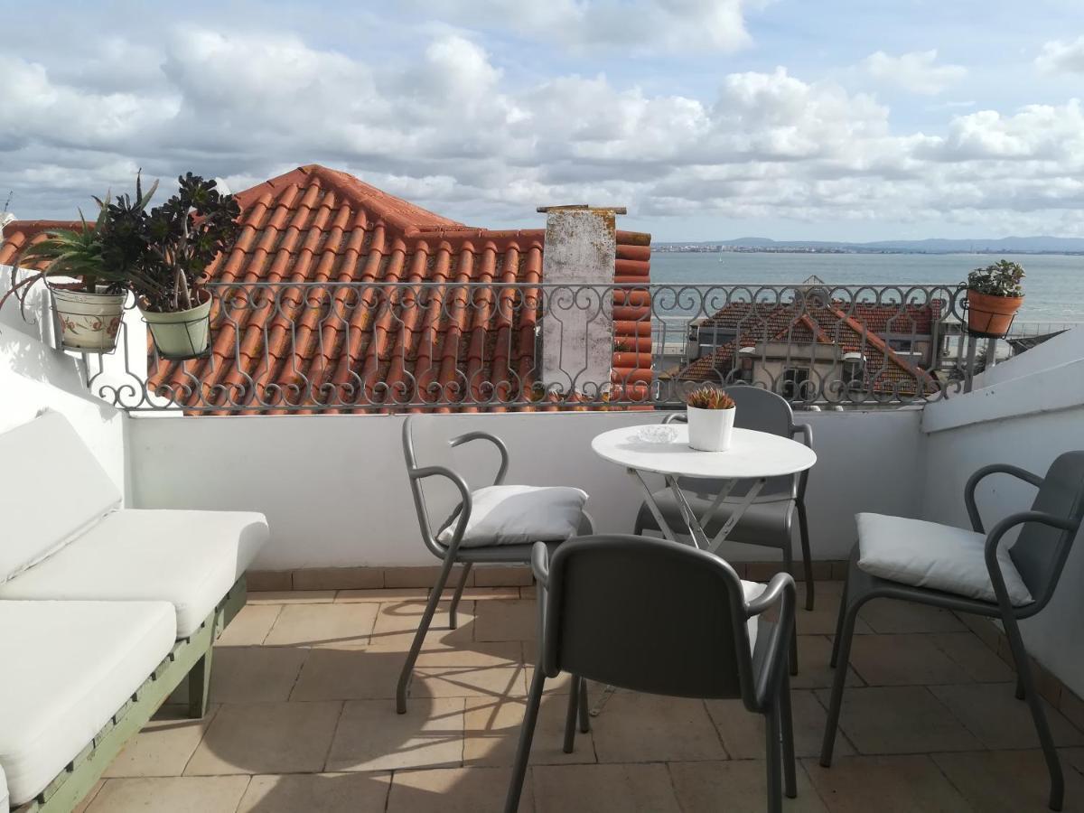 Little River View Triplex In Alfama Лиссабон Экстерьер фото